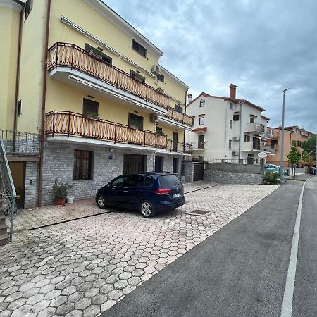 Holiday Apartments Sonne Ровин Екстериор снимка