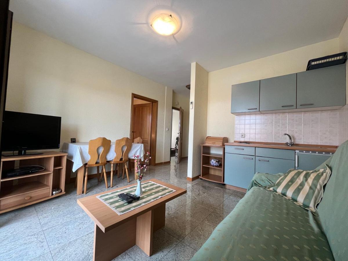 Holiday Apartments Sonne Ровин Екстериор снимка