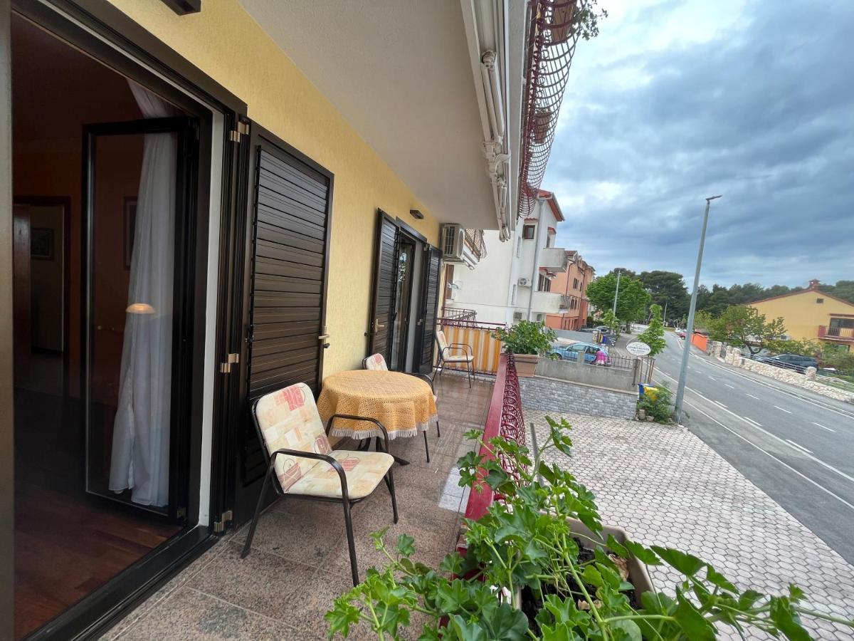 Holiday Apartments Sonne Ровин Екстериор снимка