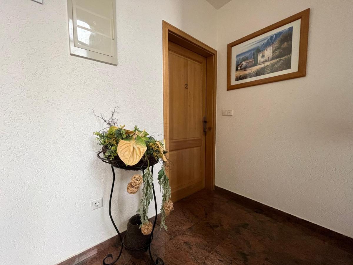Holiday Apartments Sonne Ровин Екстериор снимка