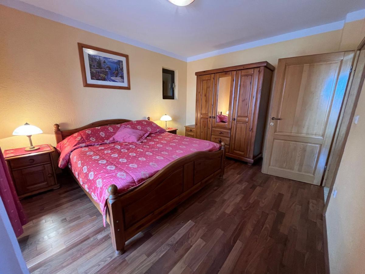 Holiday Apartments Sonne Ровин Екстериор снимка