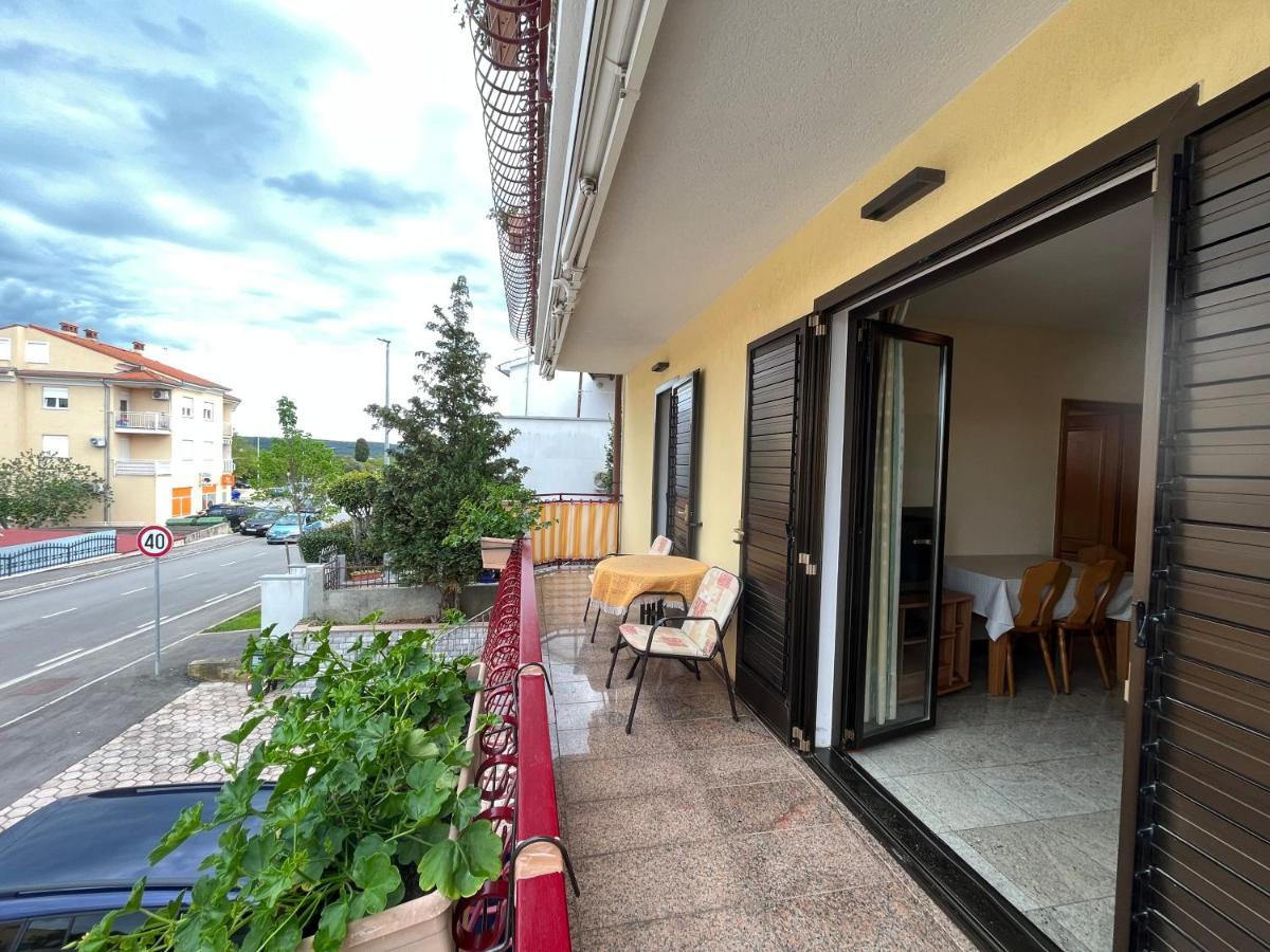 Holiday Apartments Sonne Ровин Екстериор снимка
