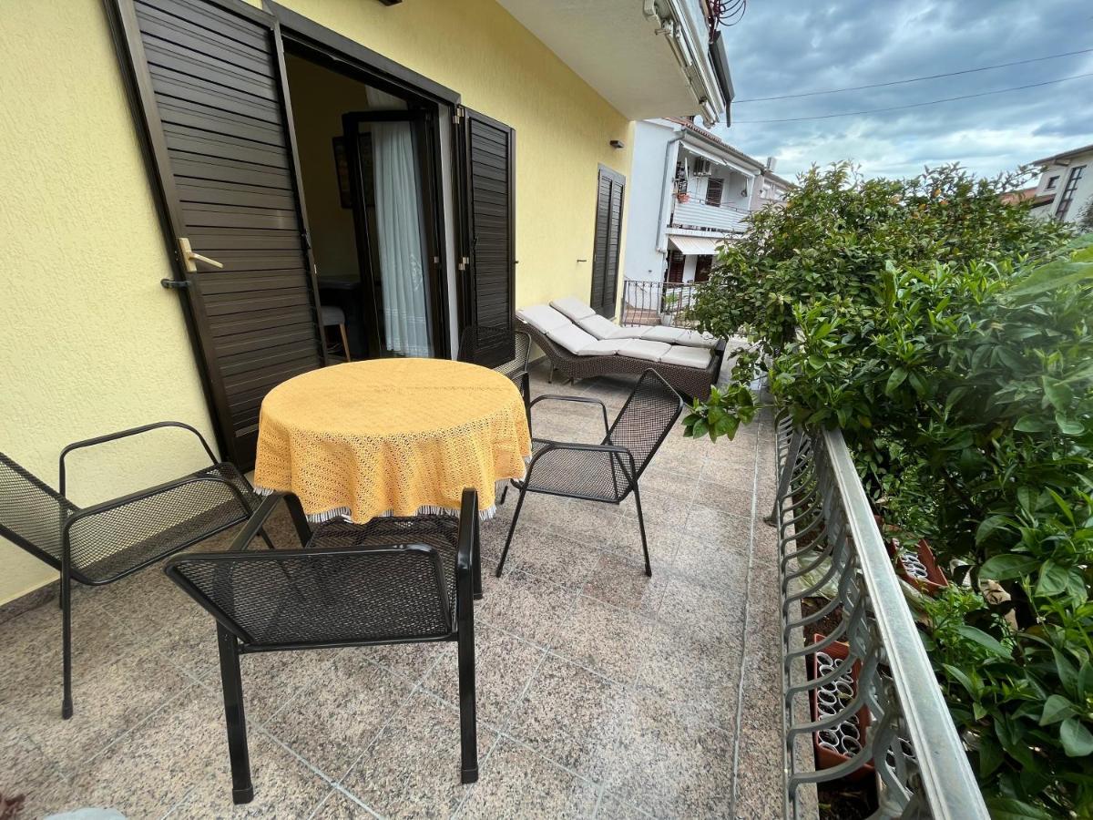 Holiday Apartments Sonne Ровин Екстериор снимка