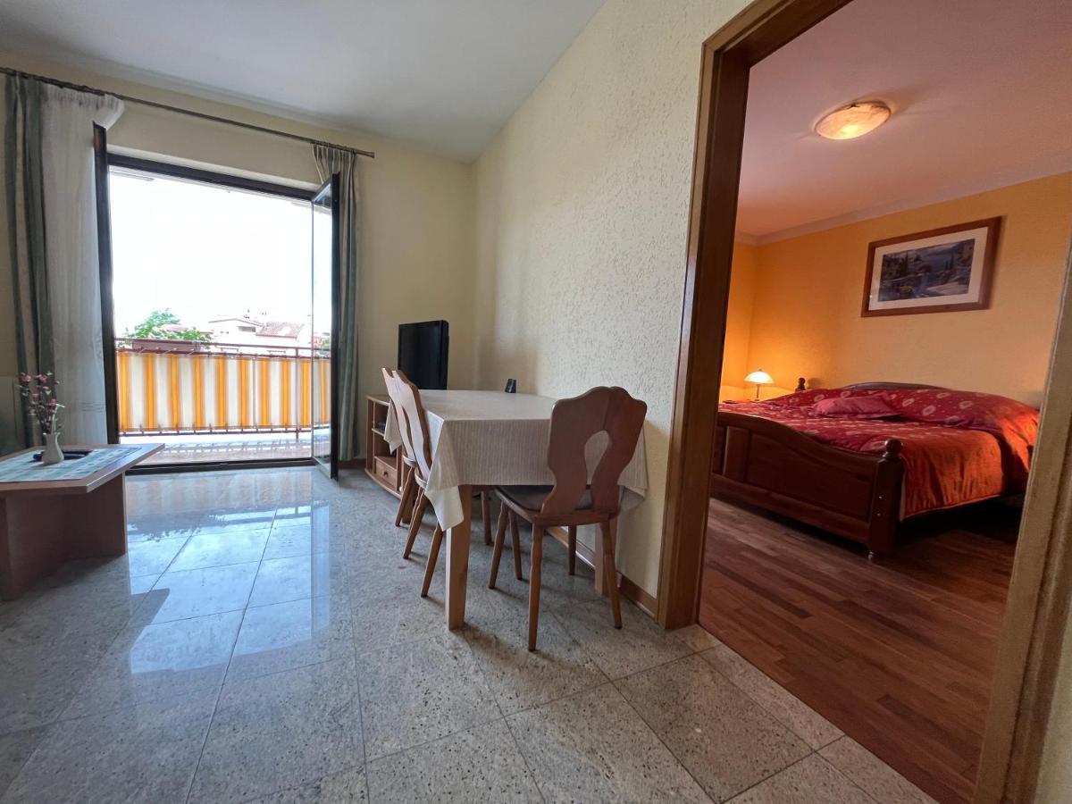 Holiday Apartments Sonne Ровин Екстериор снимка