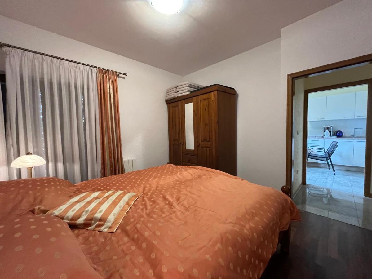 Holiday Apartments Sonne Ровин Екстериор снимка