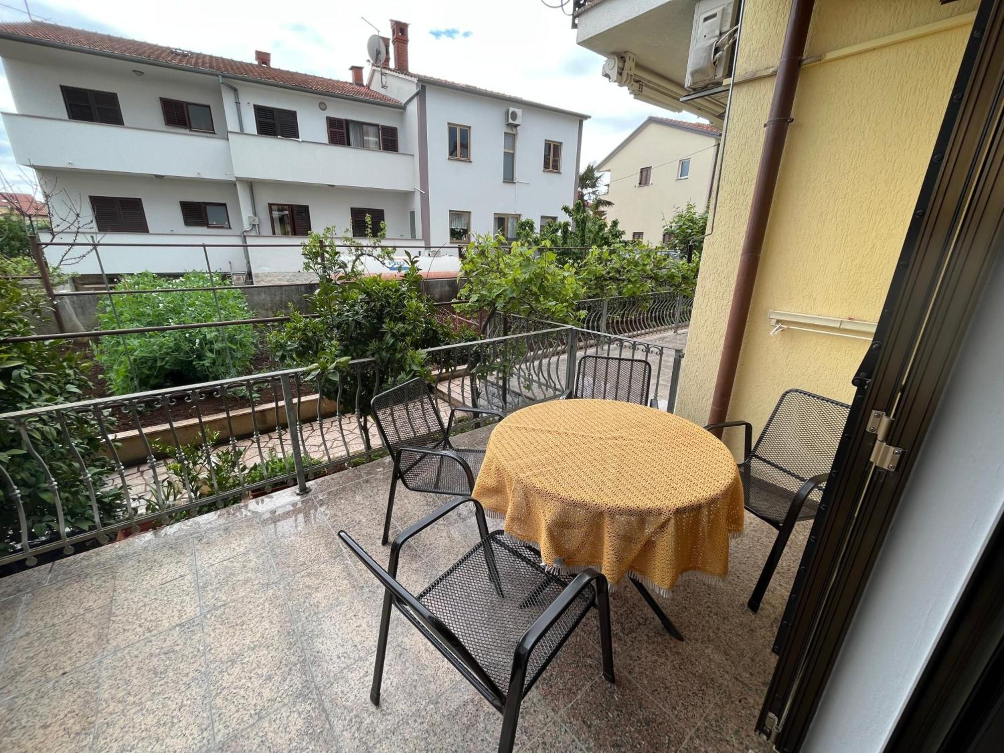 Holiday Apartments Sonne Ровин Екстериор снимка