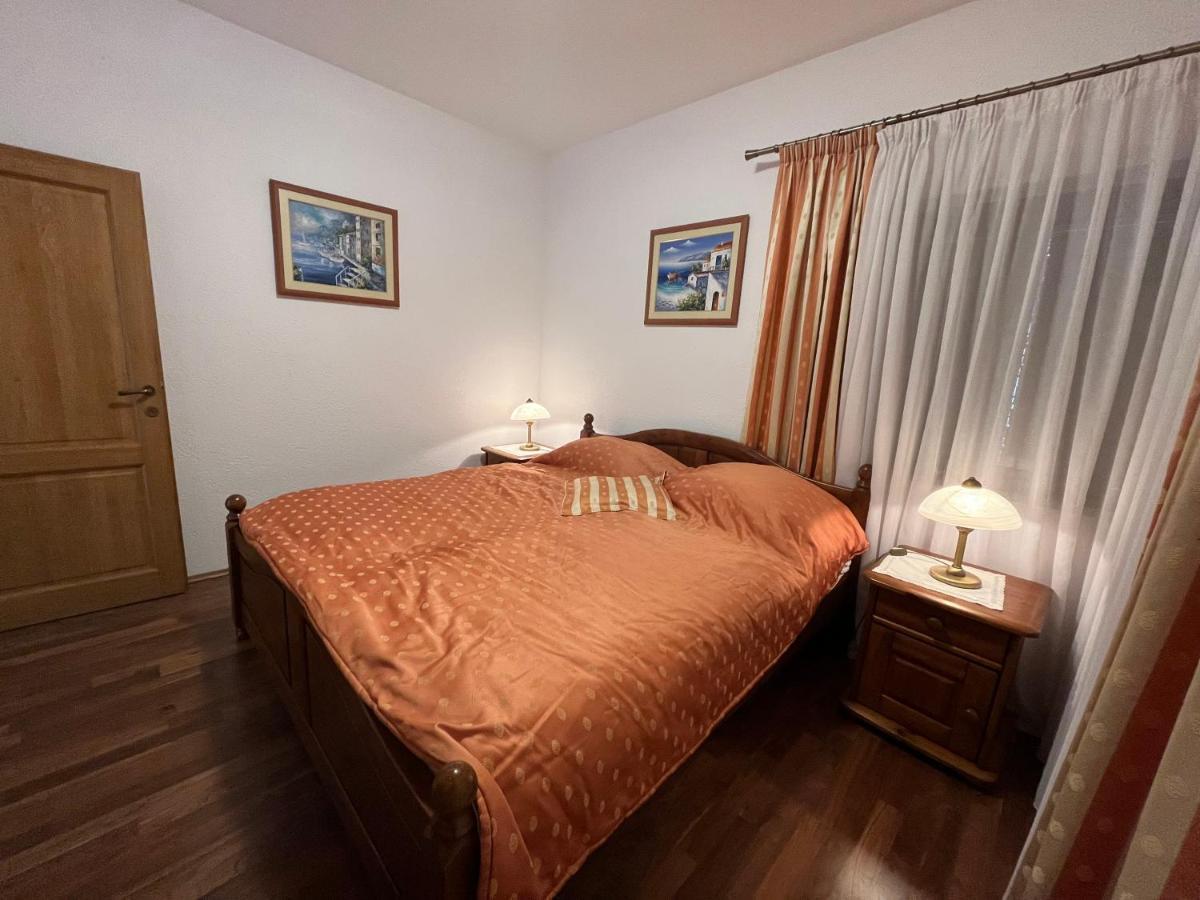 Holiday Apartments Sonne Ровин Екстериор снимка