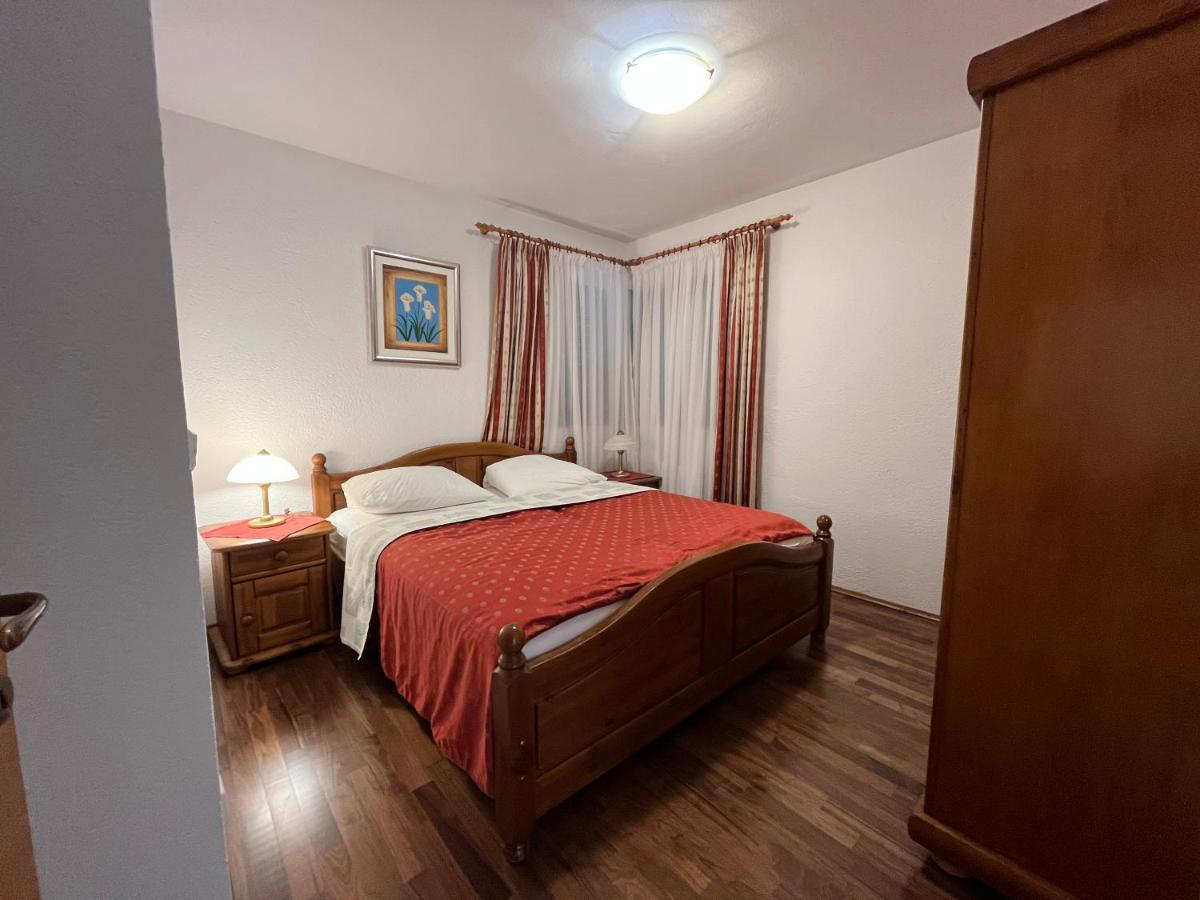 Holiday Apartments Sonne Ровин Екстериор снимка