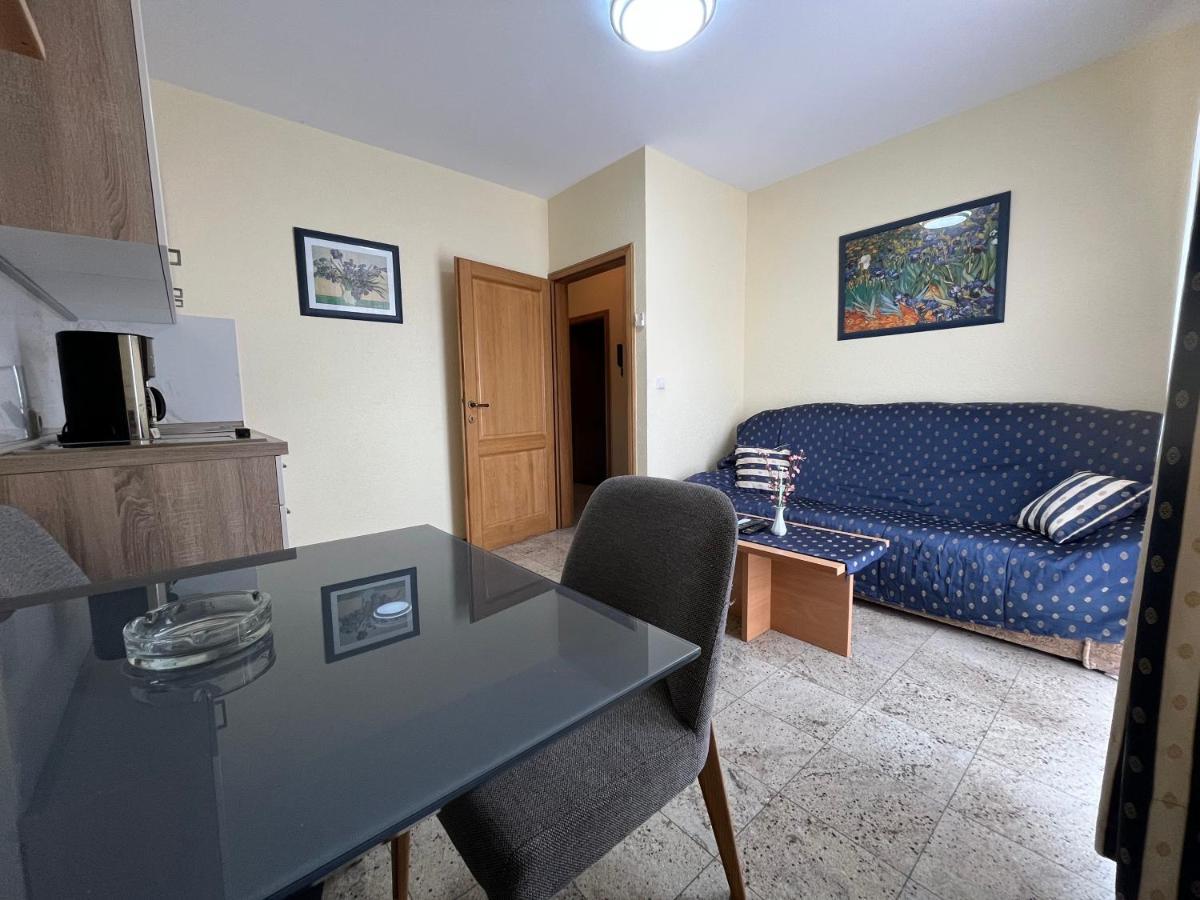 Holiday Apartments Sonne Ровин Екстериор снимка