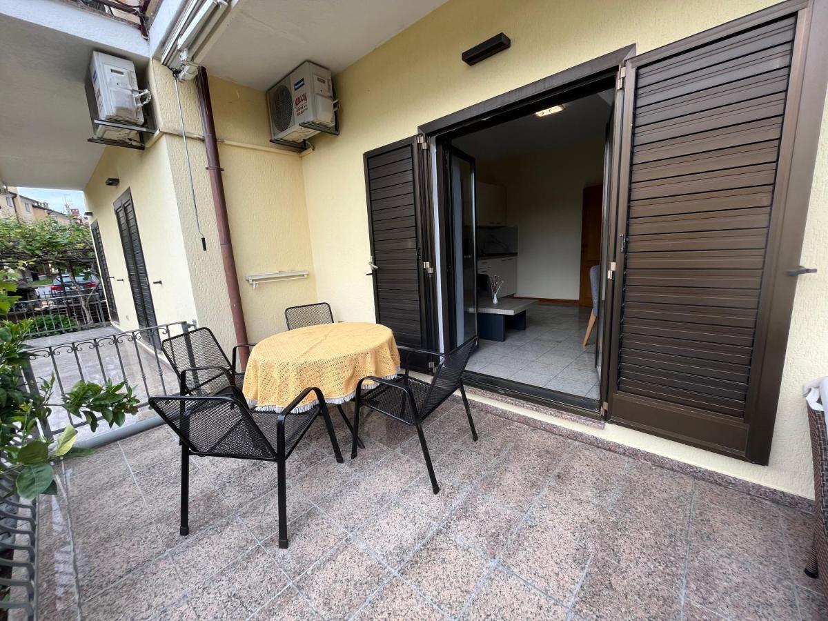 Holiday Apartments Sonne Ровин Екстериор снимка