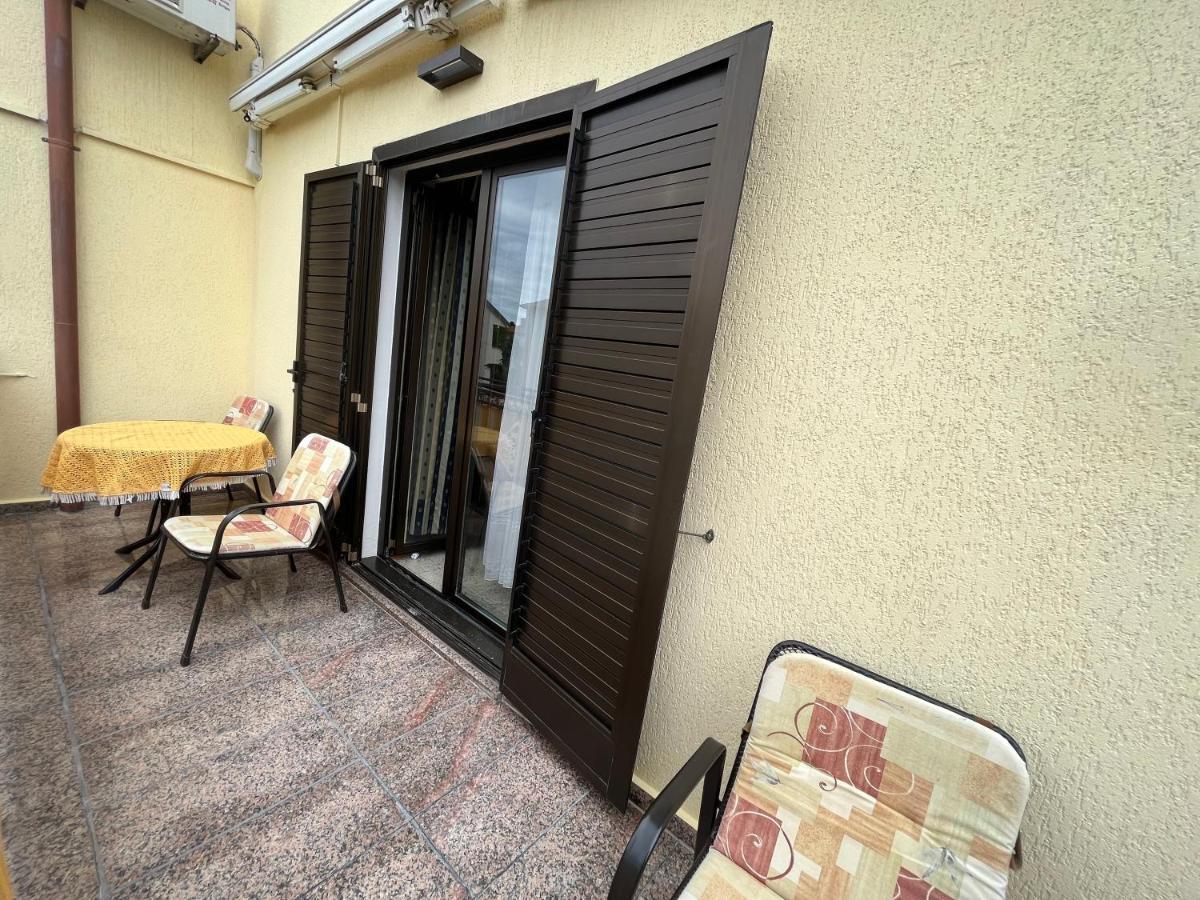 Holiday Apartments Sonne Ровин Екстериор снимка